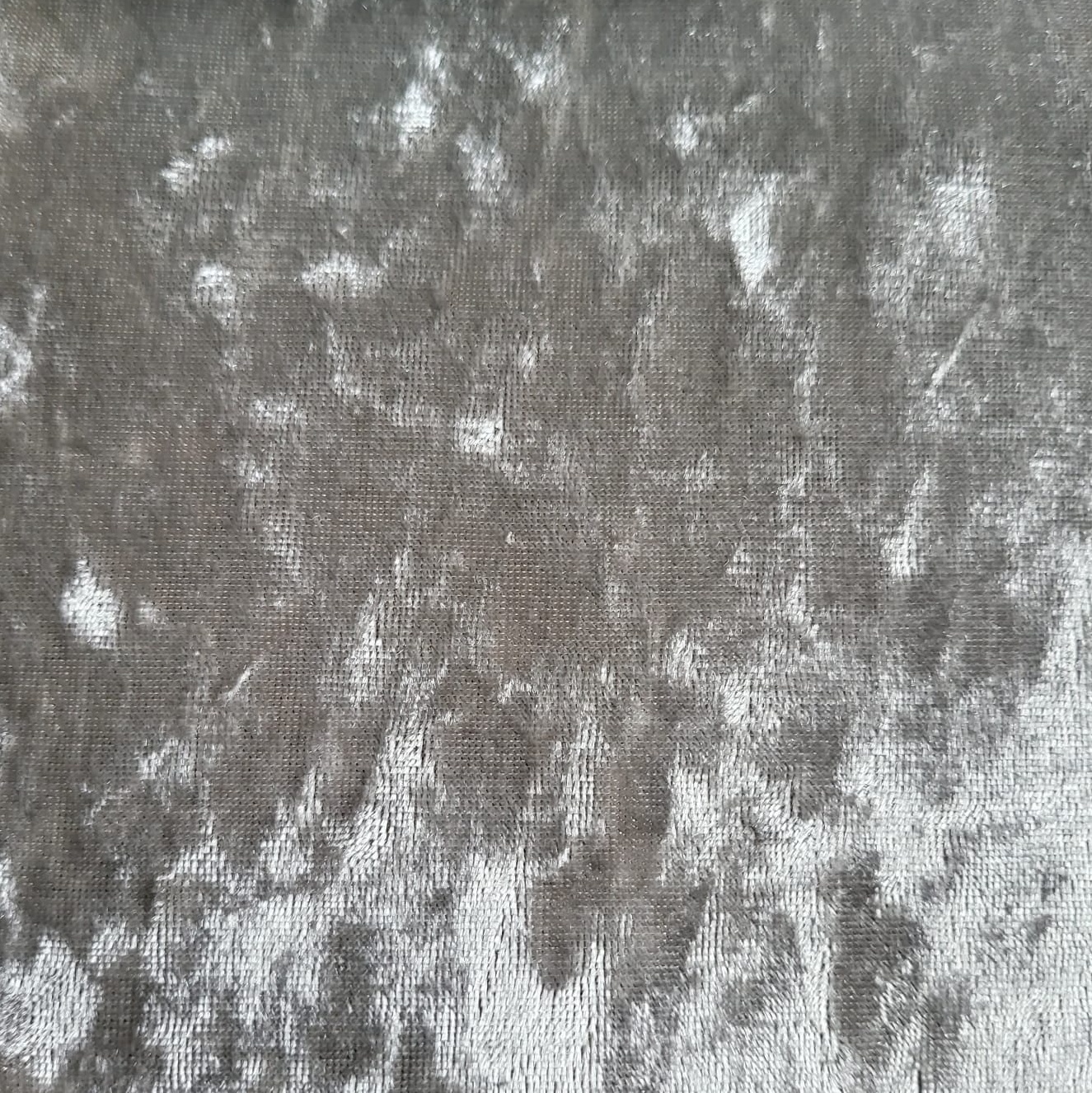 crushed-velvet-silver