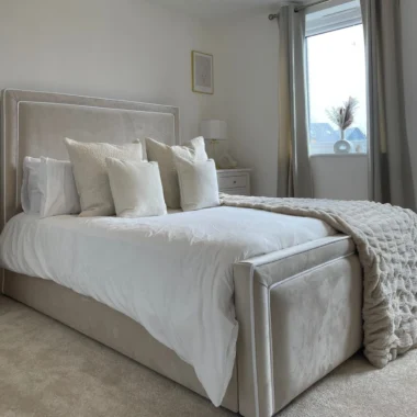 Victoria Bed Main 4